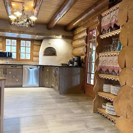 Le Royal Nathalie Mn La Rouge Dağ evi